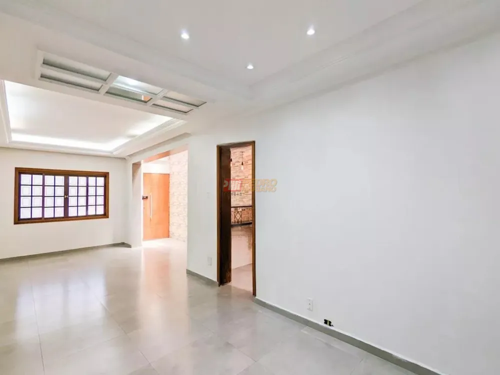 Sobrado, 3 quartos, 350 m² - Foto 1