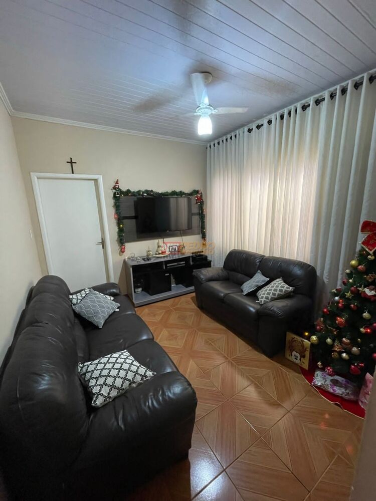 Casa à venda com 3 quartos, 123m² - Foto 1
