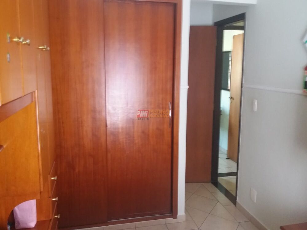 Apartamento à venda com 3 quartos, 140m² - Foto 3