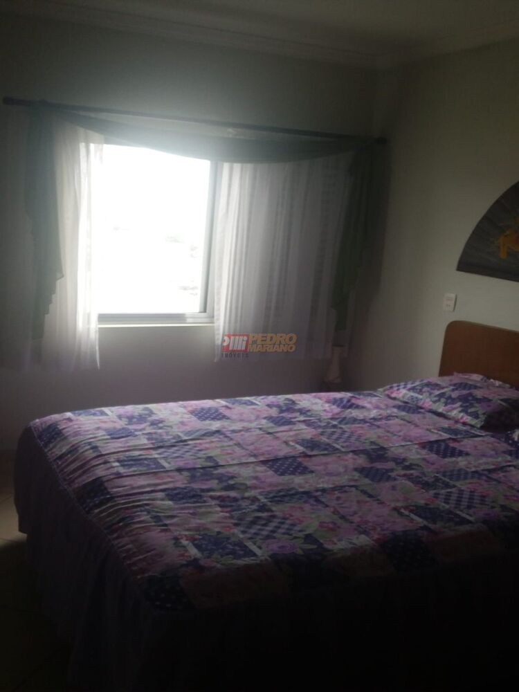 Apartamento à venda com 3 quartos, 140m² - Foto 2
