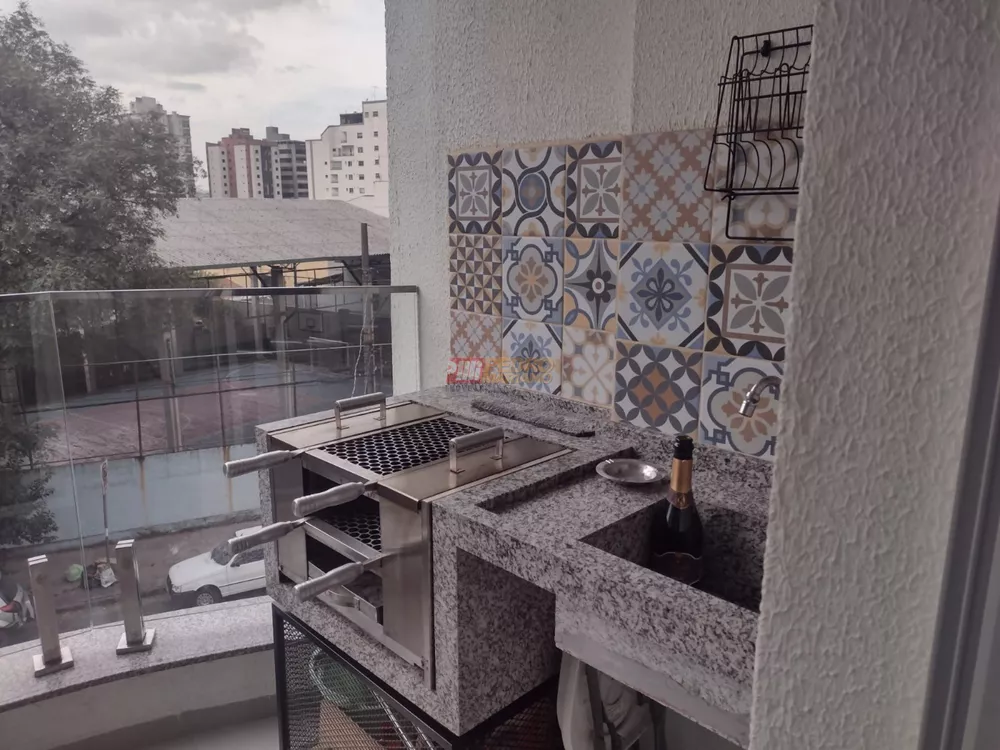 Apartamento à venda com 2 quartos, 70m² - Foto 2