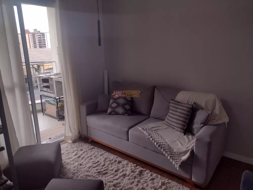 Apartamento à venda com 2 quartos, 70m² - Foto 1