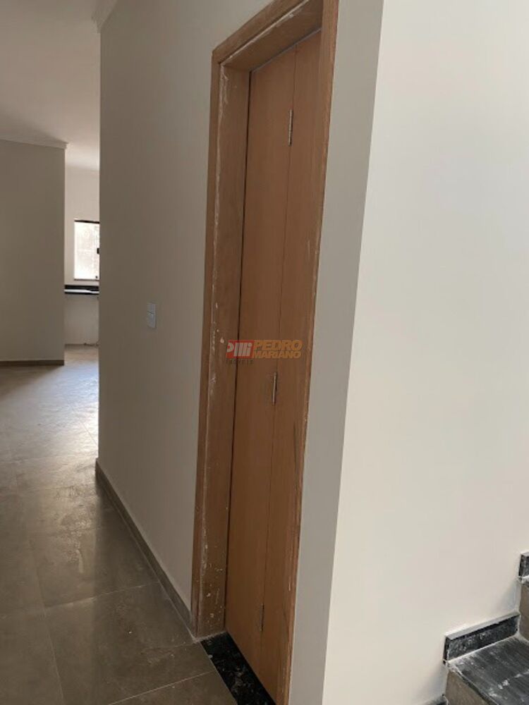 Sobrado à venda com 4 quartos, 235m² - Foto 2