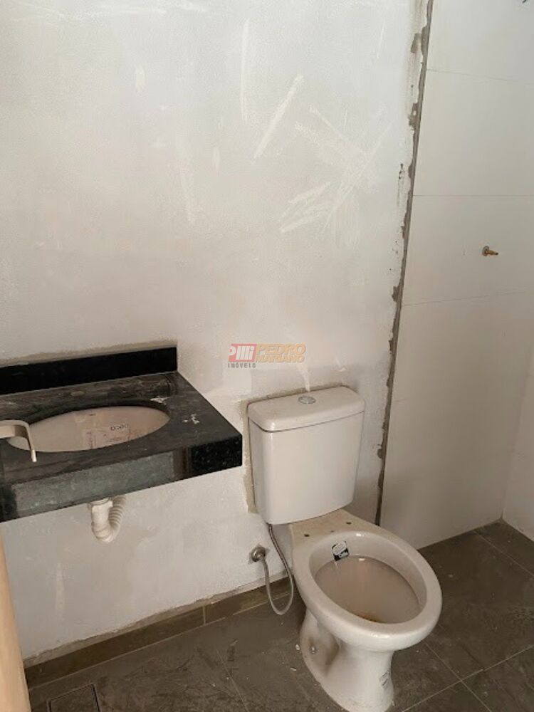 Sobrado à venda com 4 quartos, 235m² - Foto 4