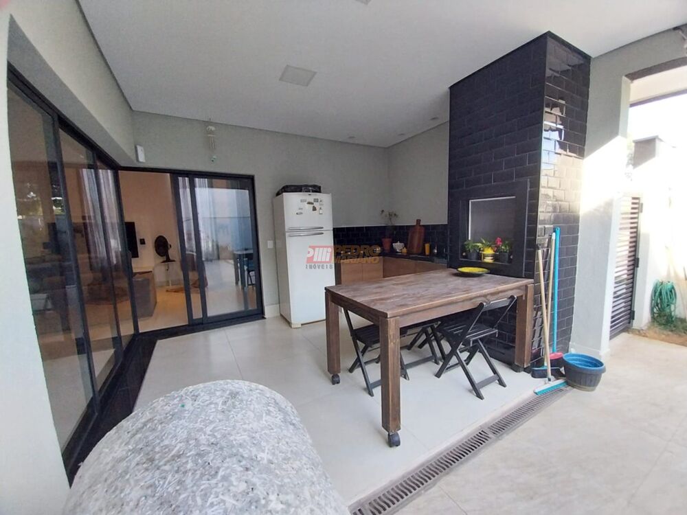 Casa à venda com 3 quartos, 154m² - Foto 14