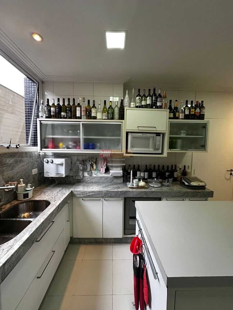 Apartamento à venda com 4 quartos, 266m² - Foto 8
