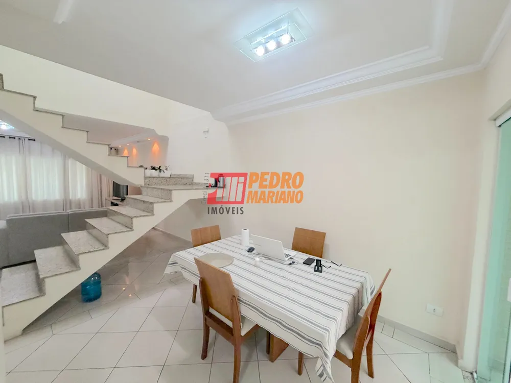 Sobrado, 3 quartos, 243 m² - Foto 1