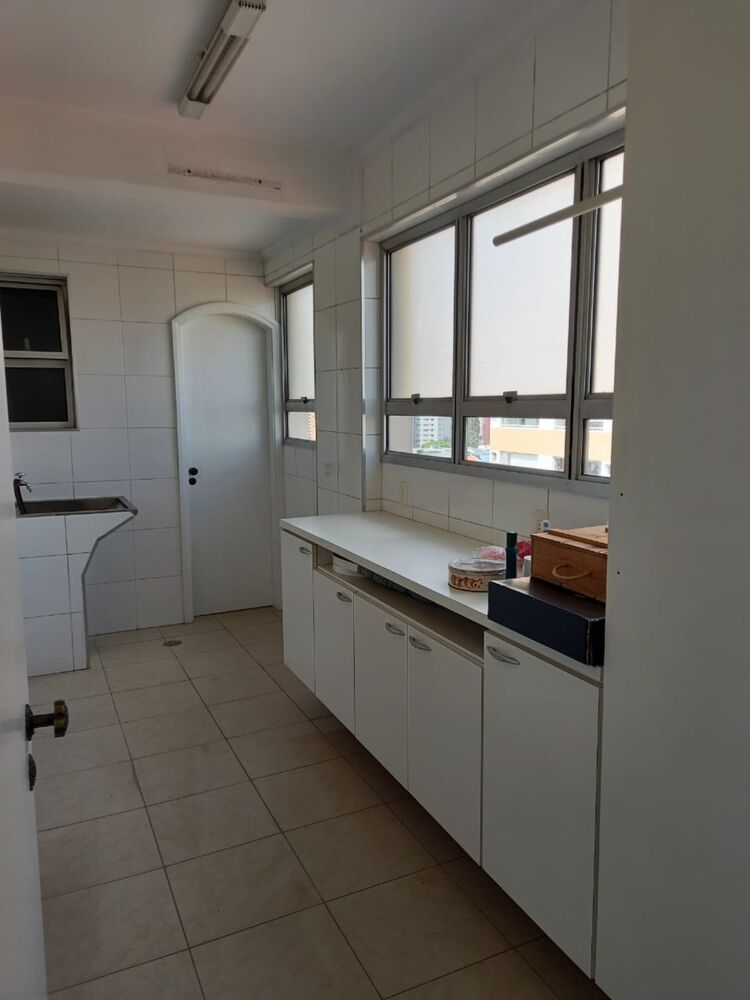 Apartamento à venda com 3 quartos, 143m² - Foto 21