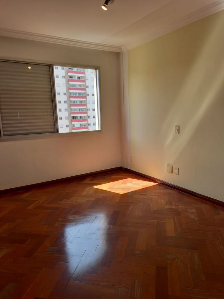 Apartamento à venda com 3 quartos, 143m² - Foto 12