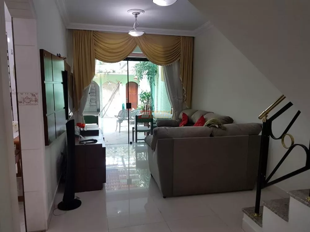 Sobrado, 3 quartos, 210 m² - Foto 2