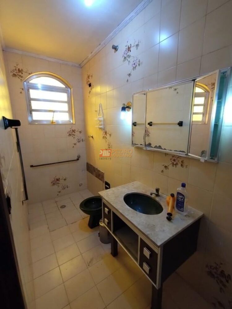 Casa à venda e aluguel com 4 quartos, 250m² - Foto 2
