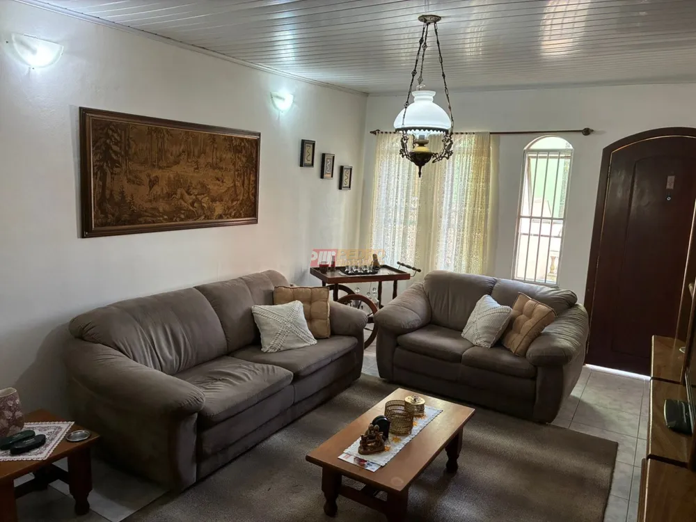 Casa, 4 quartos, 174 m² - Foto 1