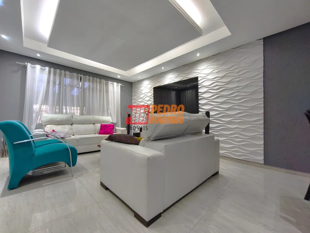 Sobrado, 3 quartos, 249 m² - Foto 1