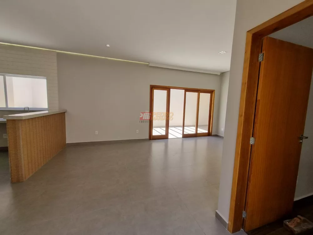 Sobrado, 4 quartos, 270 m² - Foto 2