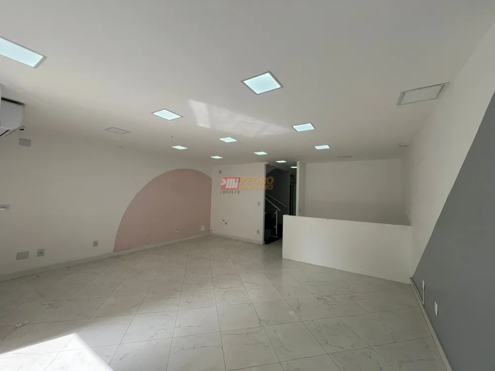Sobrado, 3 quartos, 330 m² - Foto 1