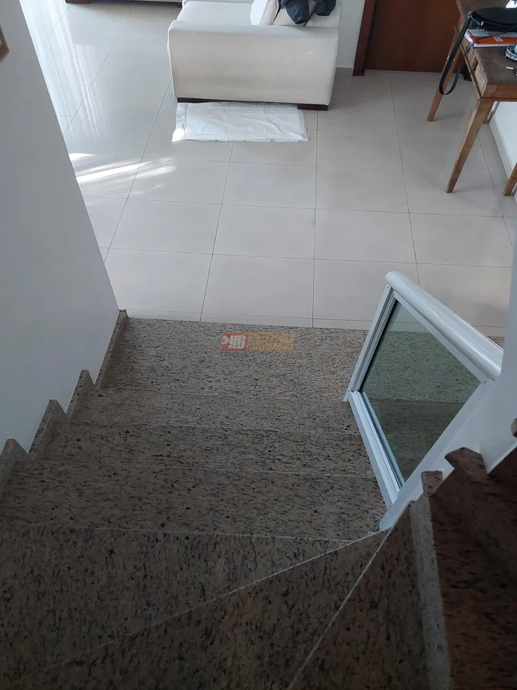 Sobrado, 3 quartos, 212 m² - Foto 1