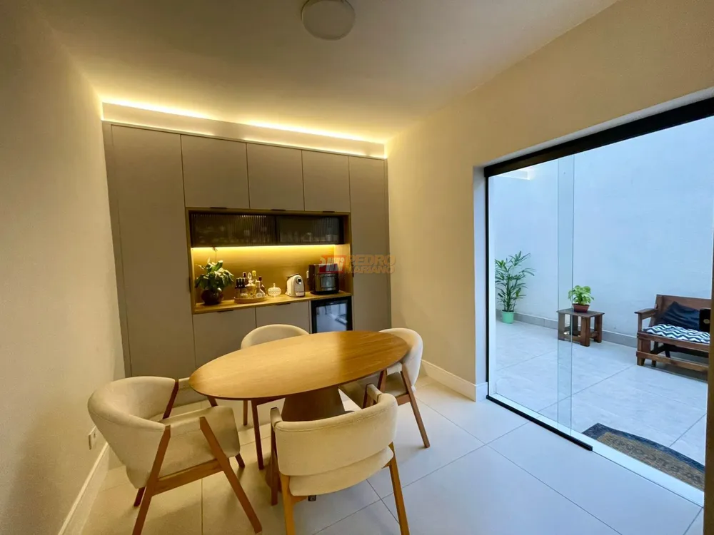 Sobrado, 4 quartos, 255 m² - Foto 1