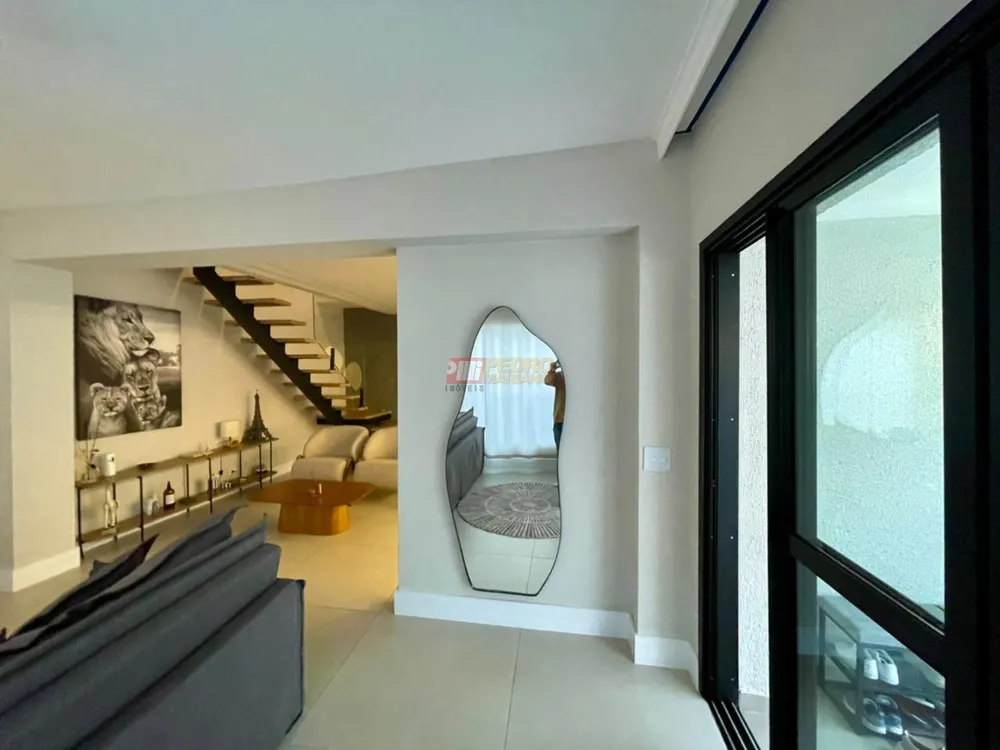 Sobrado, 4 quartos, 255 m² - Foto 1