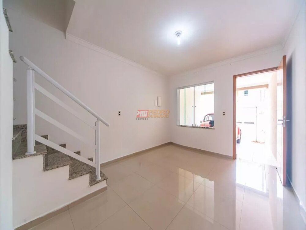 Sobrado à venda com 3 quartos, 100m² - Foto 1