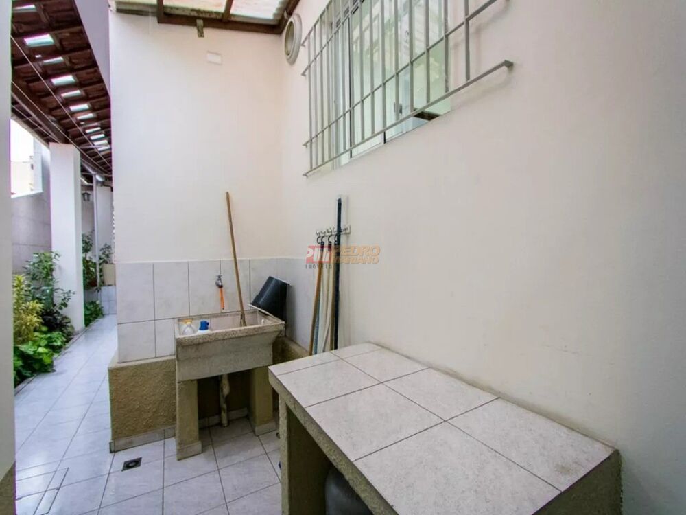 Casa, 2 quartos, 182 m² - Foto 1