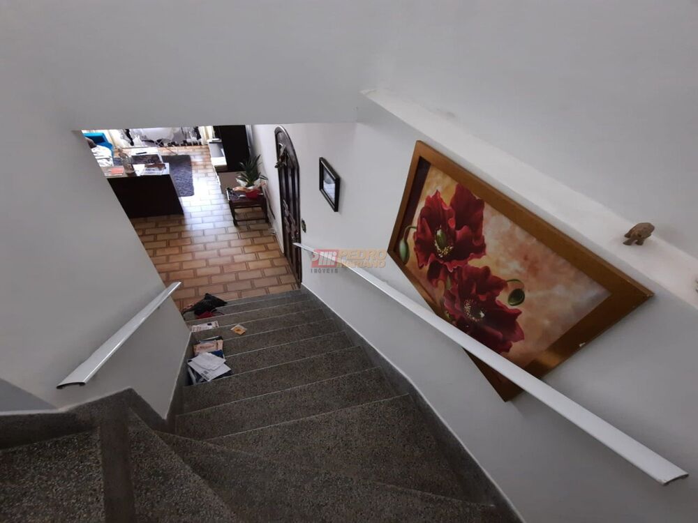 Sobrado à venda com 3 quartos, 185m² - Foto 1