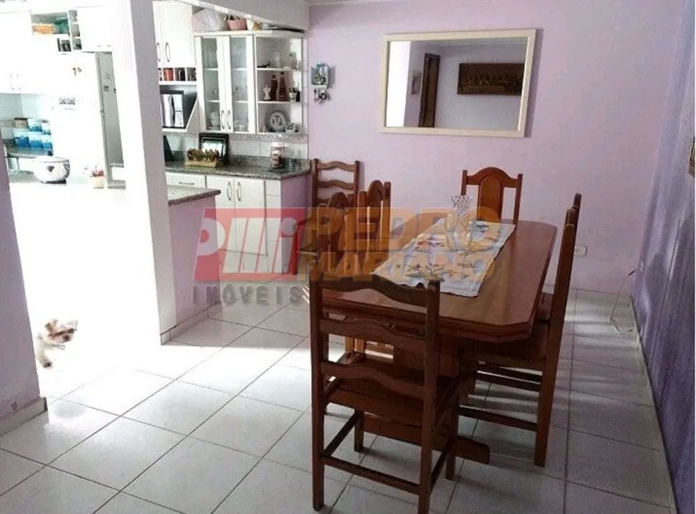 Casa, 4 quartos, 238 m² - Foto 1