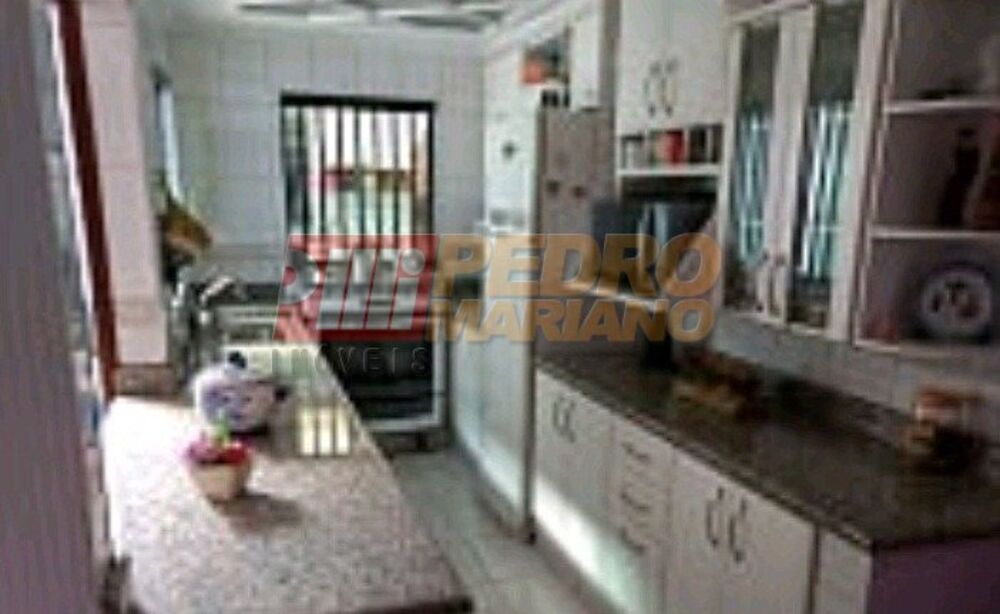 Casa, 4 quartos, 238 m² - Foto 1