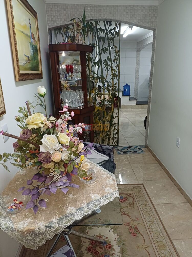 Sobrado, 4 quartos, 282 m² - Foto 1