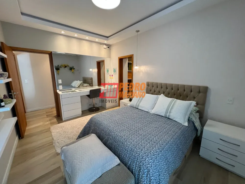 Sobrado, 5 quartos, 597 m² - Foto 2