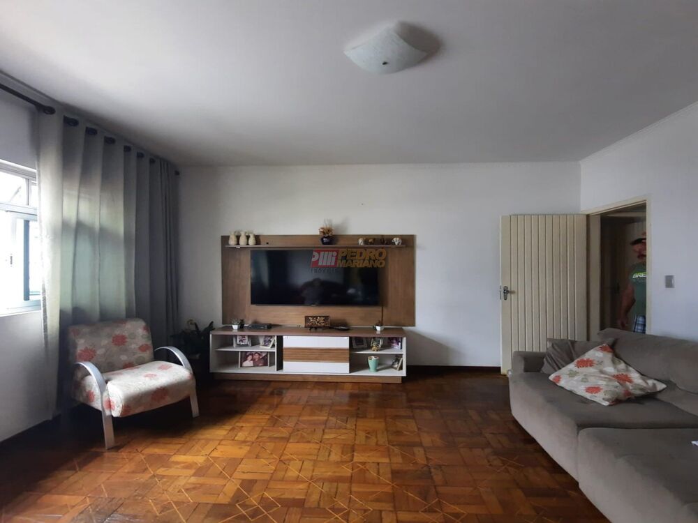 Casa, 4 quartos, 237 m² - Foto 1