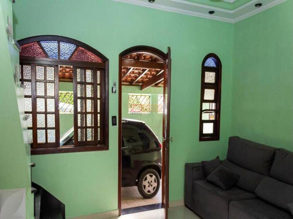 Sobrado à venda com 4 quartos, 220m² - Foto 1