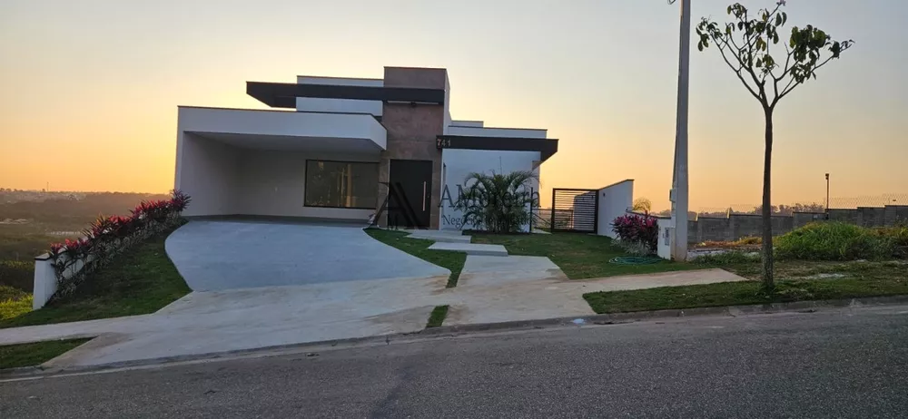 Casa à venda com 3 quartos, 603m² - Foto 1