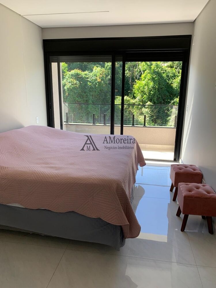 Casa, 4 quartos, 348 m² - Foto 1