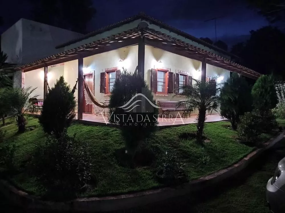 Casa de Condomínio à venda com 4 quartos, 350m² - Foto 1