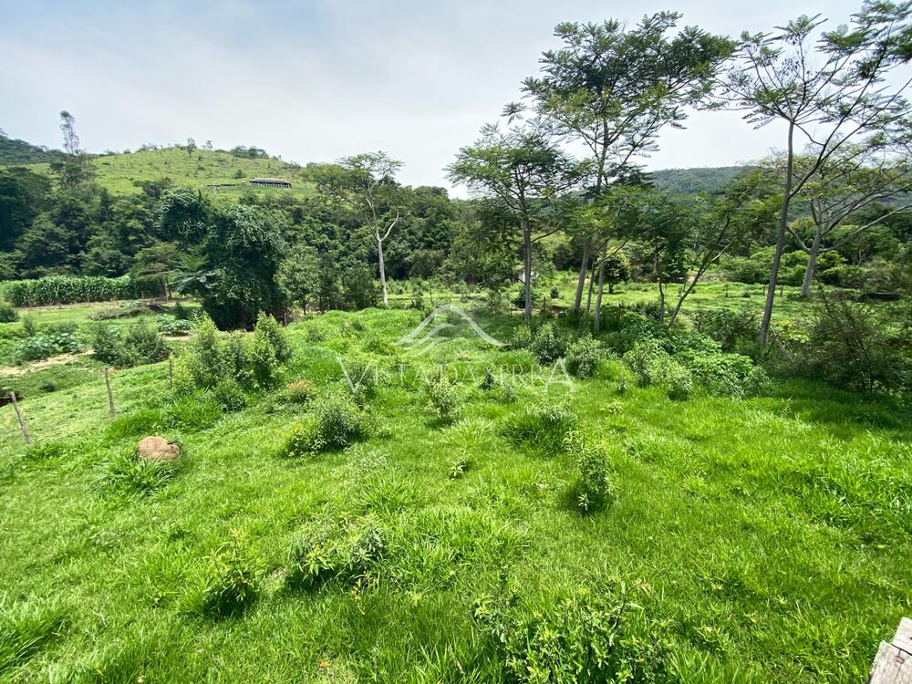Sítio à venda com 2 quartos, 180m² - Foto 17