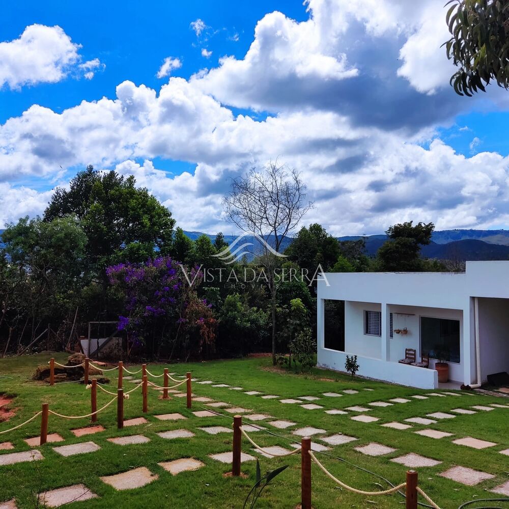 Casa à venda com 2 quartos, 88m² - Foto 1