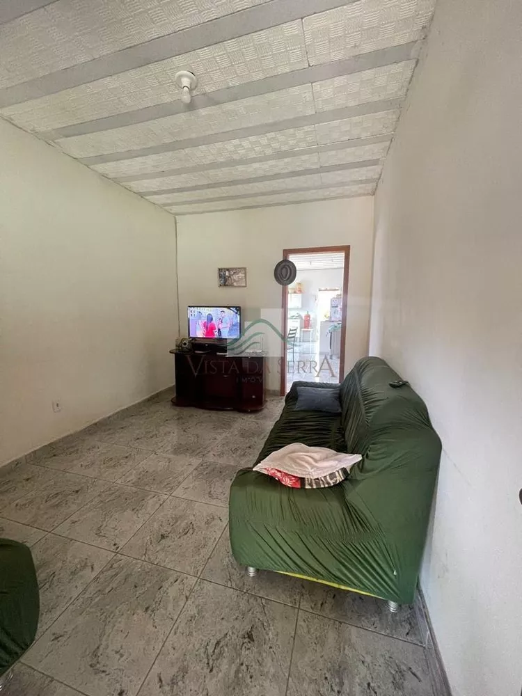 Casa à venda com 3 quartos, 130m² - Foto 2