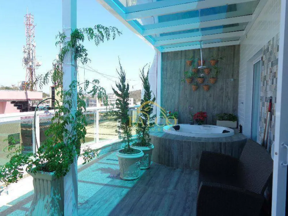 Cobertura, 3 quartos, 228 m² - Foto 2