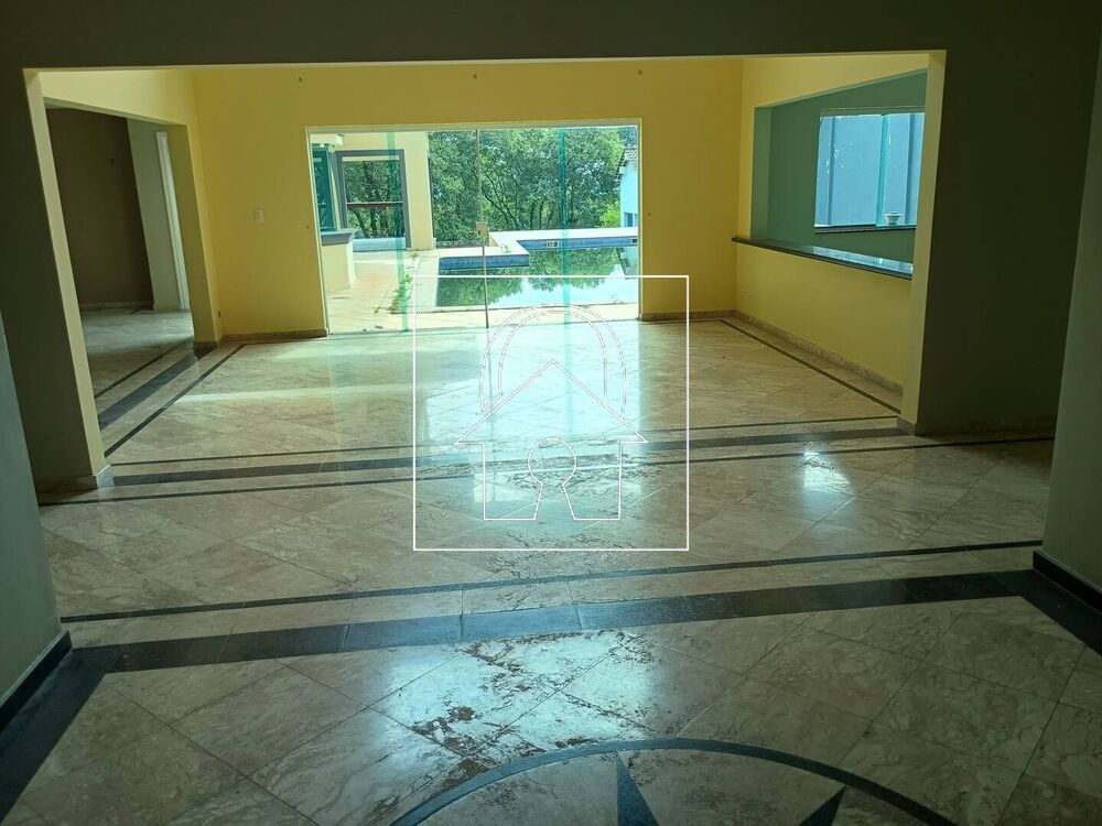 Casa para alugar com 5 quartos, 555m² - Foto 2
