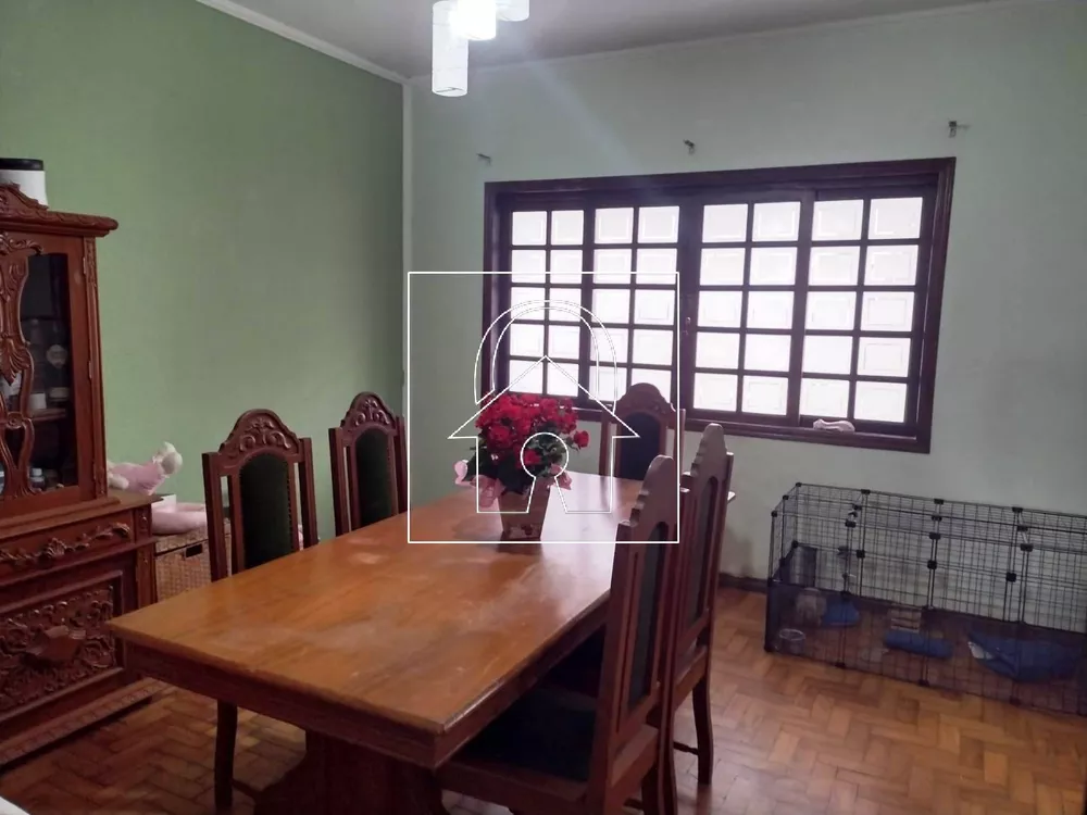 Casa à venda com 4 quartos, 260m² - Foto 1