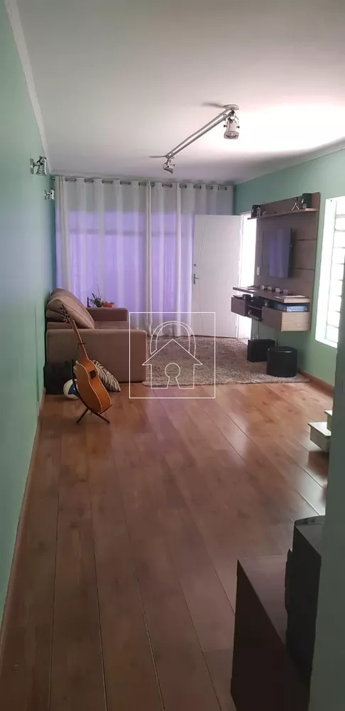 Casa à venda com 3 quartos, 134m² - Foto 1