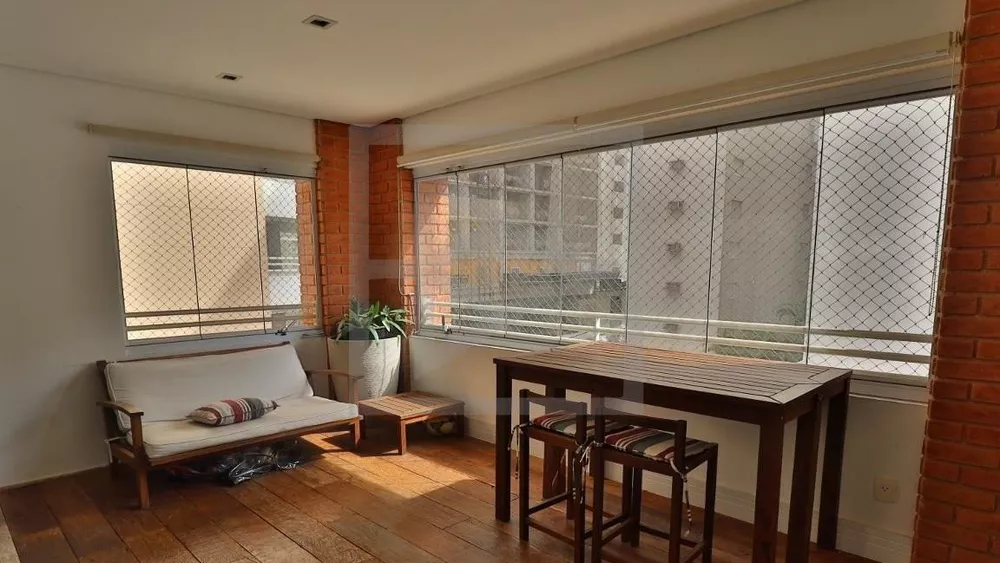 Apartamento à venda com 3 quartos, 157m² - Foto 4