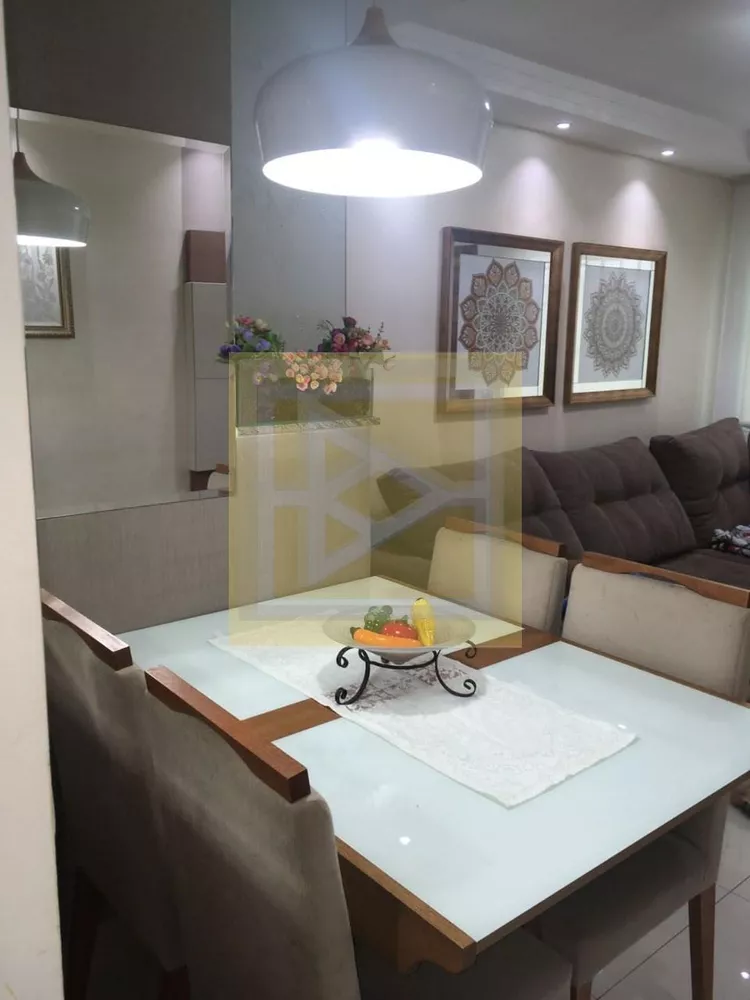 Casa à venda com 2 quartos, 65m² - Foto 4