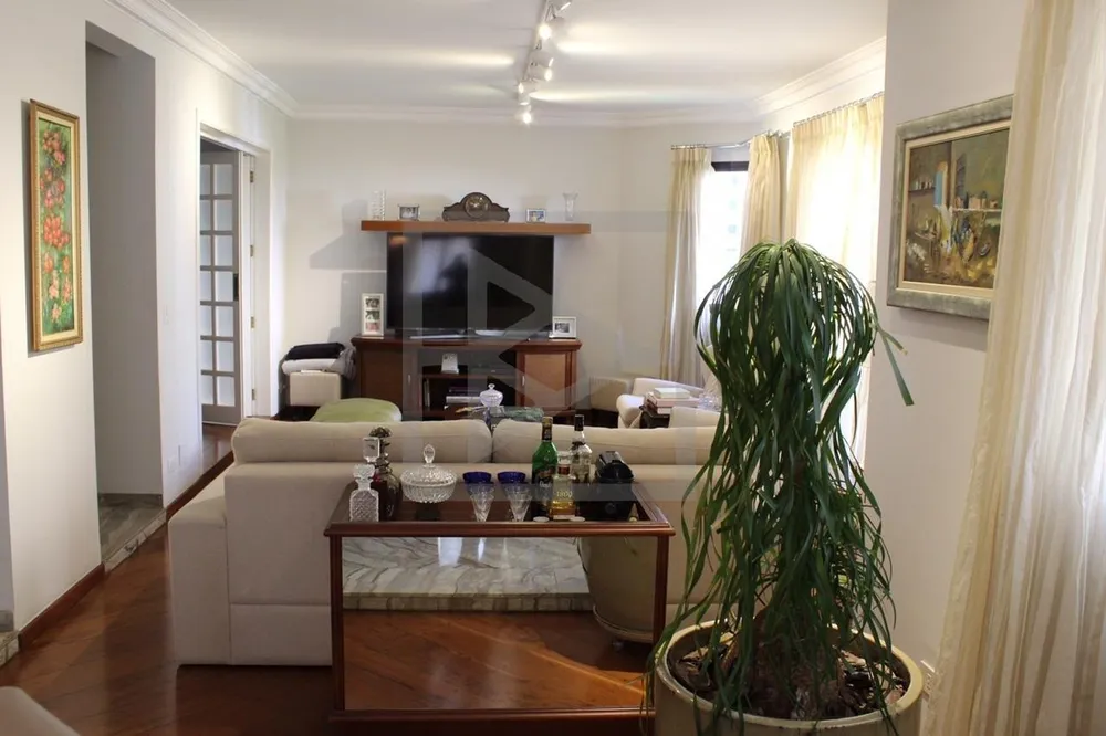 Apartamento, 3 quartos, 230 m² - Foto 1