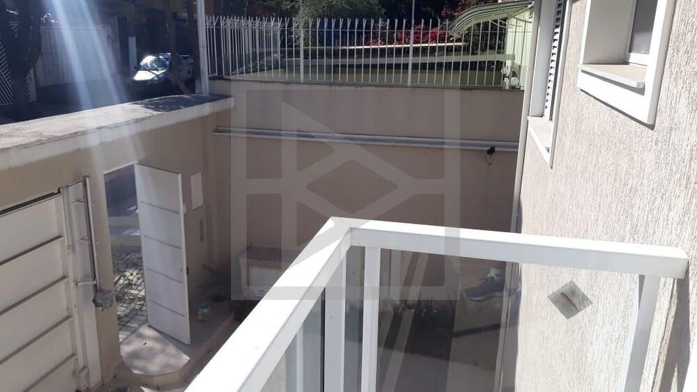 Casa à venda com 3 quartos, 100m² - Foto 4