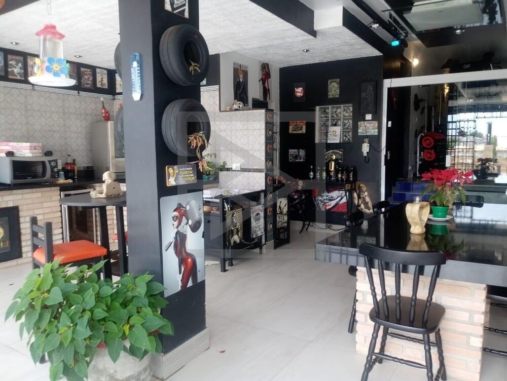 Casa à venda com 6 quartos, 380m² - Foto 6