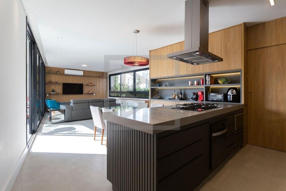 Apartamento à venda com 3 quartos, 150m² - Foto 1