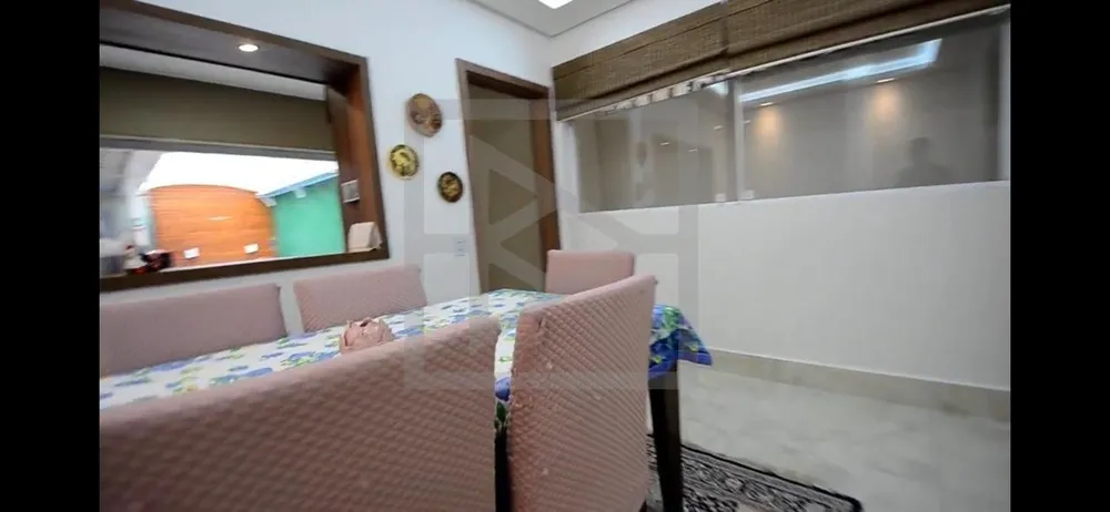 Casa, 4 quartos, 220 m² - Foto 1