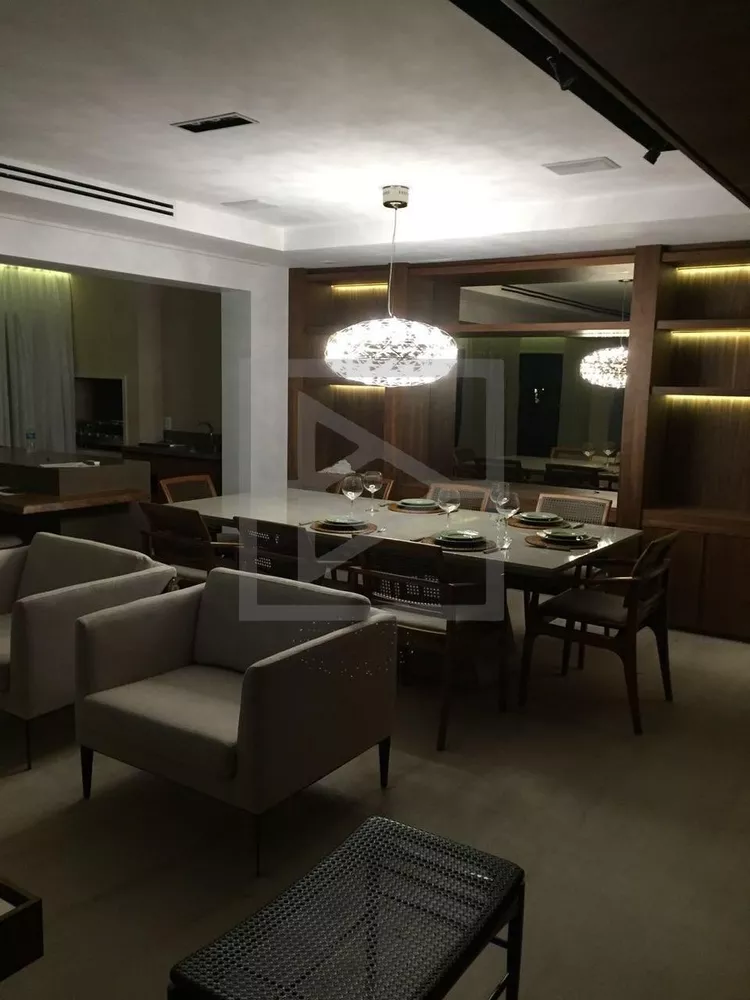 Apartamento, 3 quartos, 205 m² - Foto 1