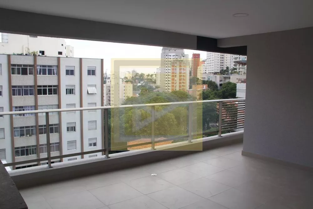 Apartamento à venda com 3 quartos, 150m² - Foto 1